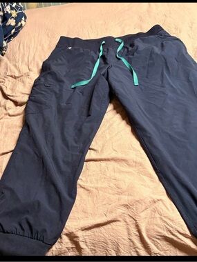 EUC Figs jogger scrub pants